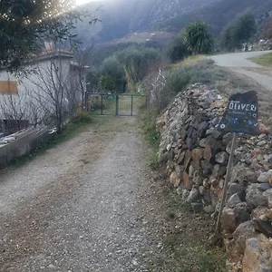 https://gite-la-tarentelle.fr-provencehotel.com