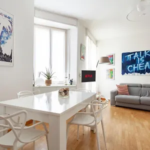 https://modern-art-apartment-close-to-duomo.italymilanhotels.net